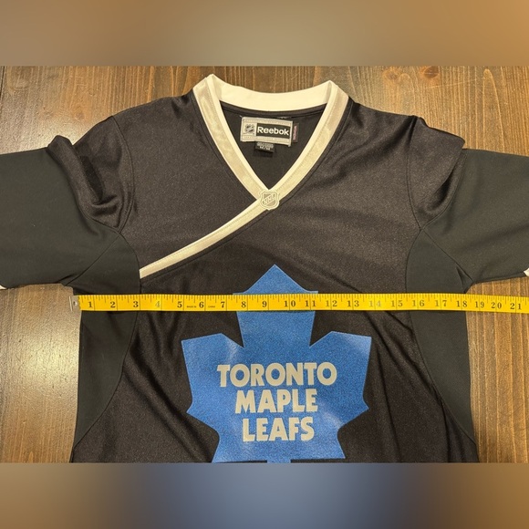 Toronto Maple Leafs NHL Hockey Jersey - Picture 9 of 11